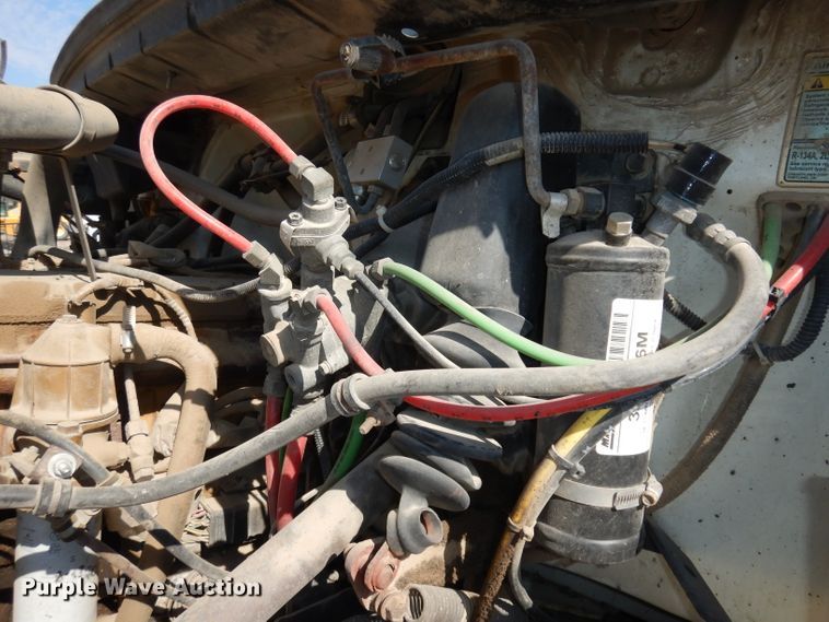 image for item DH8892 1998 Freightliner FL70  oil distributor truck