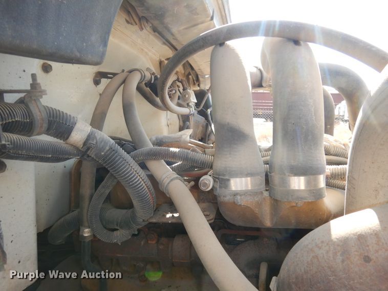 image for item DH8892 1998 Freightliner FL70  oil distributor truck