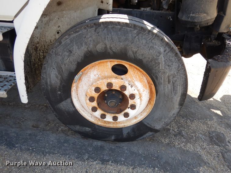 image for item DH8892 1998 Freightliner FL70  oil distributor truck