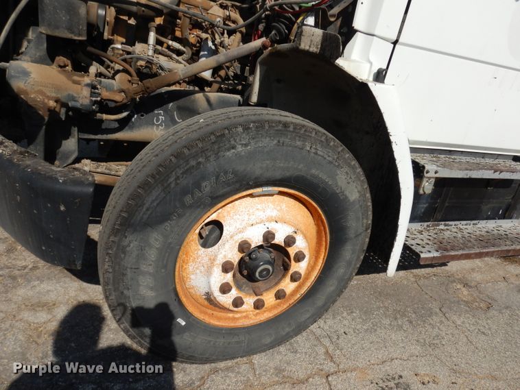 image for item DH8892 1998 Freightliner FL70  oil distributor truck