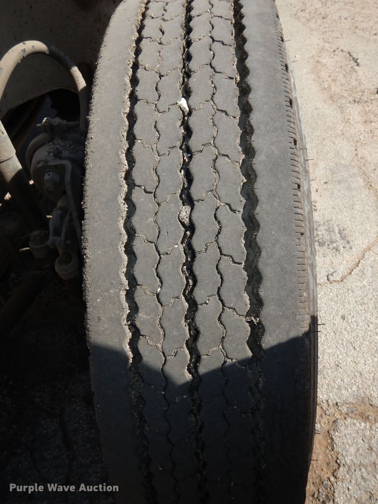 image for item DH8892 1998 Freightliner FL70  oil distributor truck