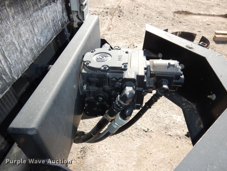 image for item DH8892 1998 Freightliner FL70  oil distributor truck