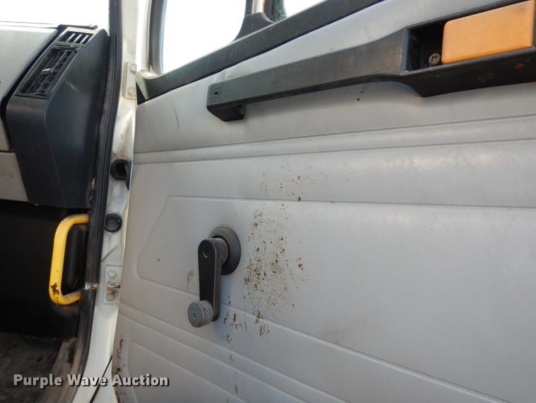 image for item DH8892 1998 Freightliner FL70  oil distributor truck