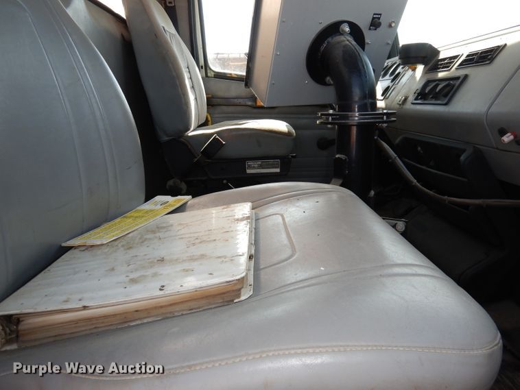 image for item DH8892 1998 Freightliner FL70  oil distributor truck