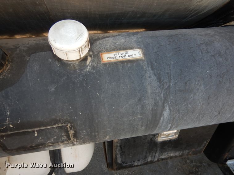 image for item DH8892 1998 Freightliner FL70  oil distributor truck