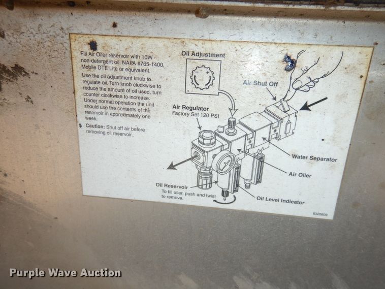 image for item DH8892 1998 Freightliner FL70  oil distributor truck