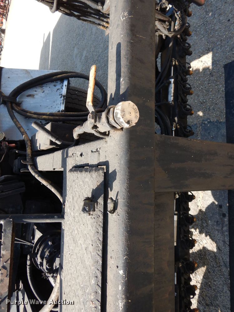 image for item DH8892 1998 Freightliner FL70  oil distributor truck