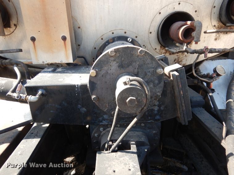 image for item DH8892 1998 Freightliner FL70  oil distributor truck