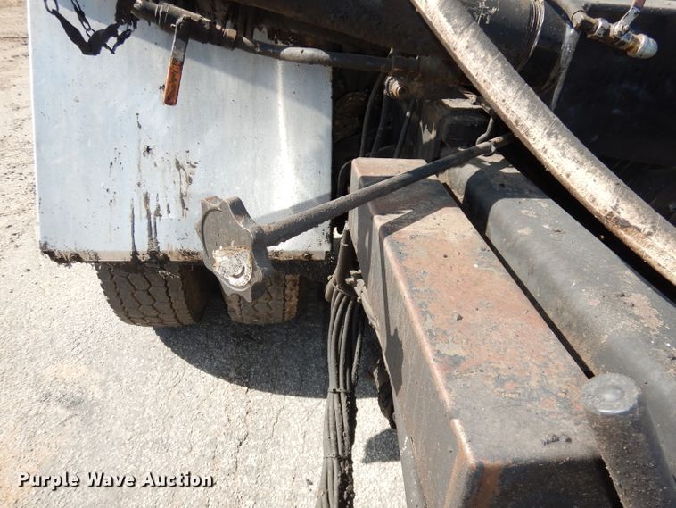 image for item DH8892 1998 Freightliner FL70  oil distributor truck