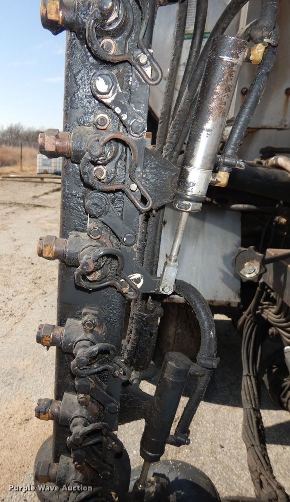 image for item DH8892 1998 Freightliner FL70  oil distributor truck