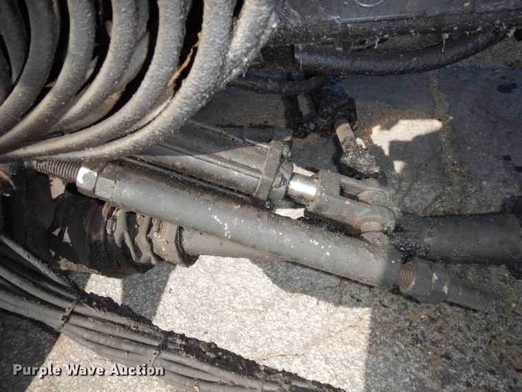 image for item DH8892 1998 Freightliner FL70  oil distributor truck