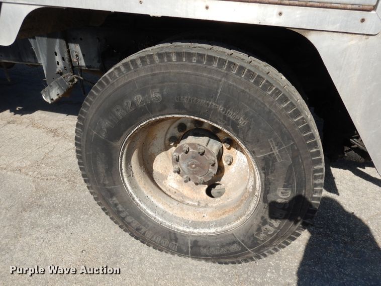 image for item DH8892 1998 Freightliner FL70  oil distributor truck