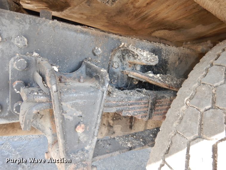 image for item DH8892 1998 Freightliner FL70  oil distributor truck