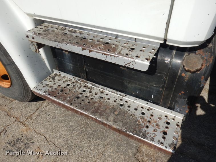 image for item DH8892 1998 Freightliner FL70  oil distributor truck