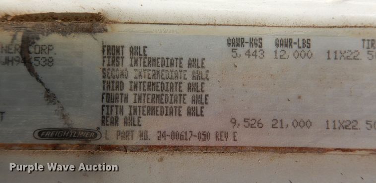 image for item DH8892 1998 Freightliner FL70  oil distributor truck