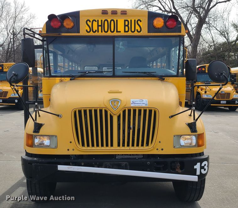 image for item DJ1727 2004 International 3000  school bus