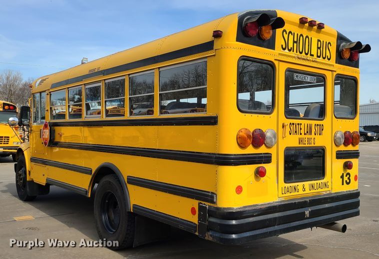 image for item DJ1727 2004 International 3000  school bus