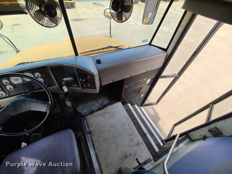 image for item DJ1727 2004 International 3000  school bus