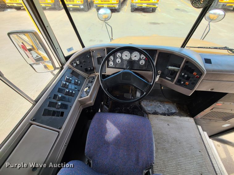 image for item DJ1727 2004 International 3000  school bus