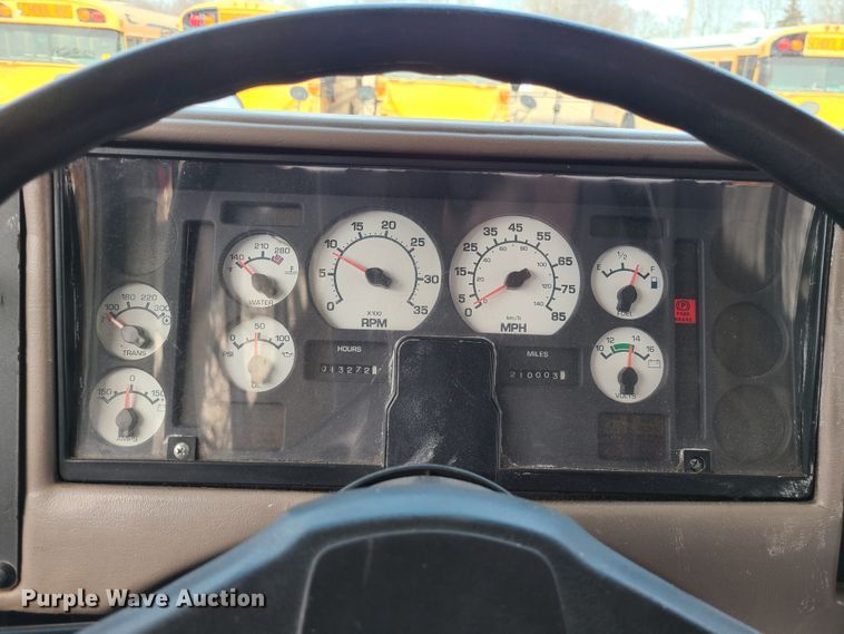 image for item DJ1727 2004 International 3000  school bus