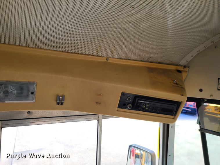 image for item DJ1727 2004 International 3000  school bus