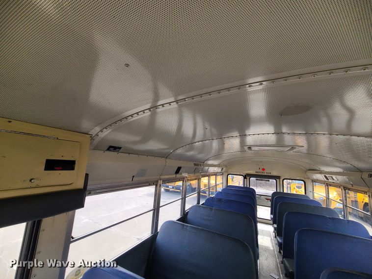 image for item DJ1727 2004 International 3000  school bus