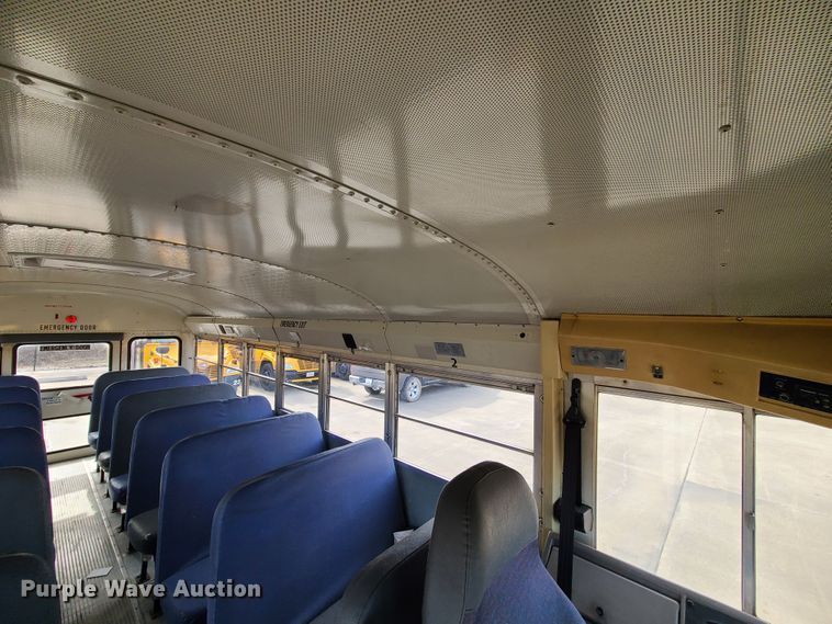 image for item DJ1727 2004 International 3000  school bus
