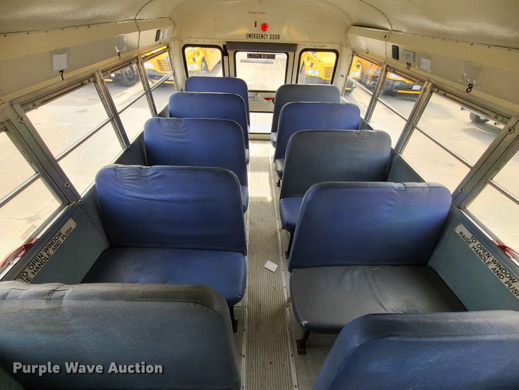 image for item DJ1727 2004 International 3000  school bus