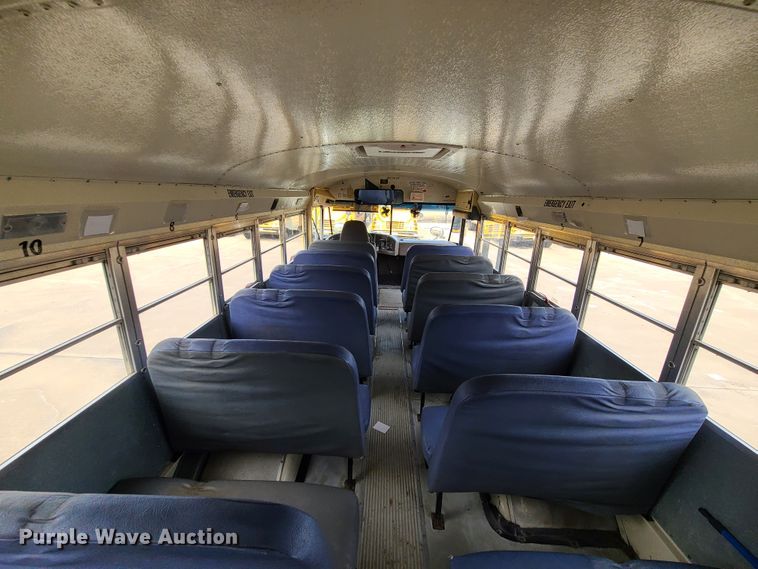 image for item DJ1727 2004 International 3000  school bus
