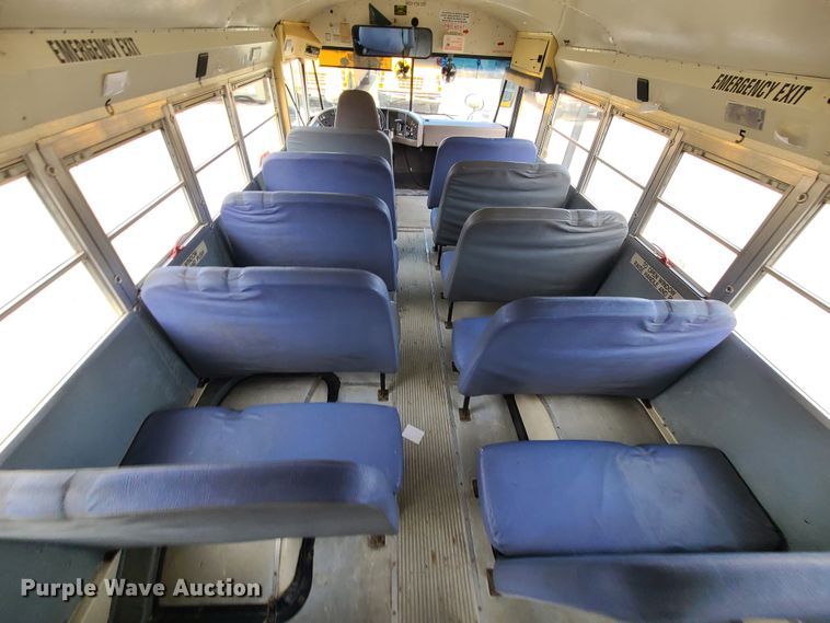 image for item DJ1727 2004 International 3000  school bus
