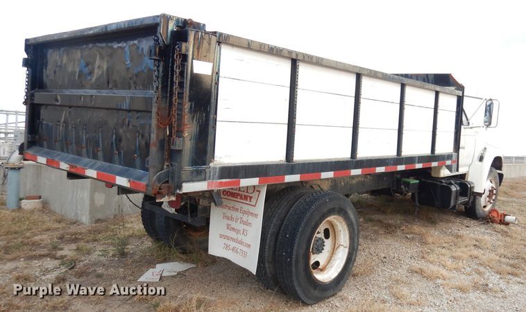 image for item DK3028 1998 Ford F700  dump flatbed truck