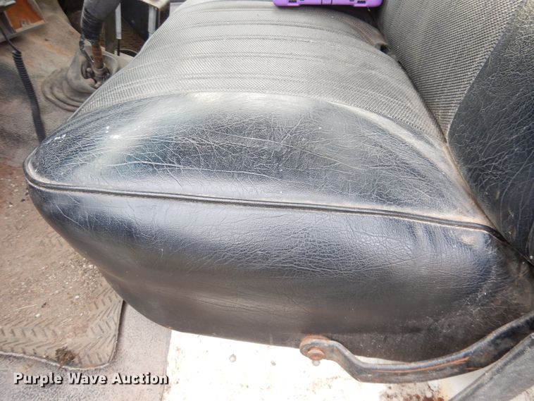 image for item DK3028 1998 Ford F700  dump flatbed truck