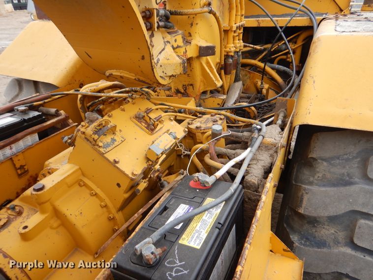 image for item DK7253 1977 Caterpillar 613B  elevating scraper