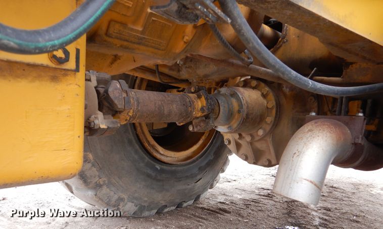 image for item DK7253 1977 Caterpillar 613B  elevating scraper