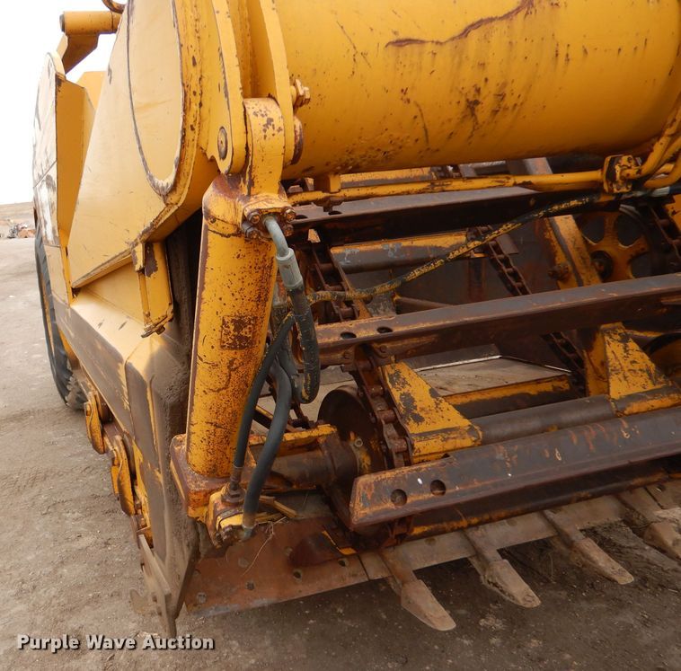 image for item DK7253 1977 Caterpillar 613B  elevating scraper