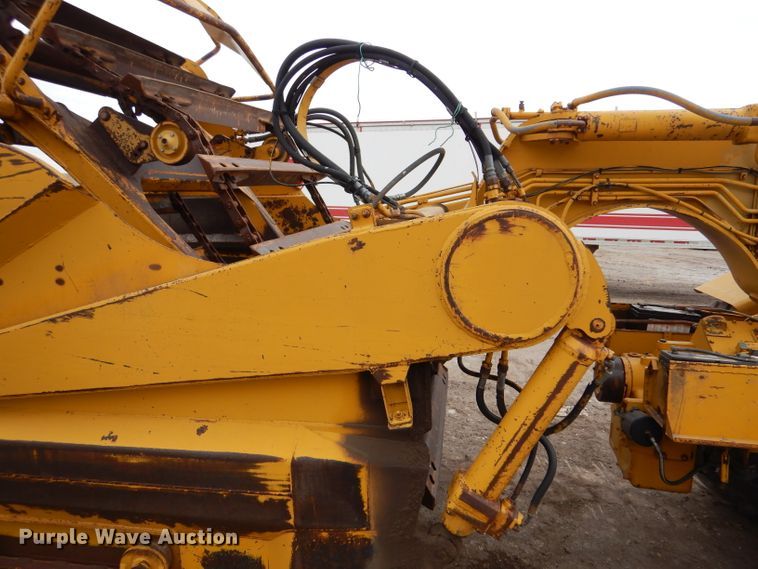 image for item DK7253 1977 Caterpillar 613B  elevating scraper