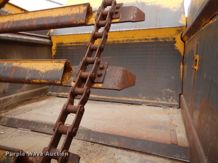 image for item DK7253 1977 Caterpillar 613B  elevating scraper