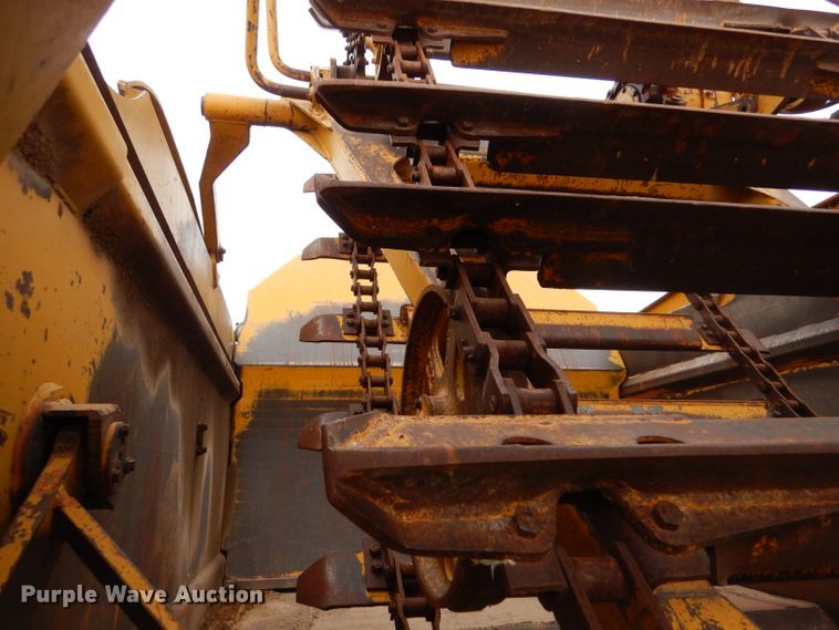 image for item DK7253 1977 Caterpillar 613B  elevating scraper