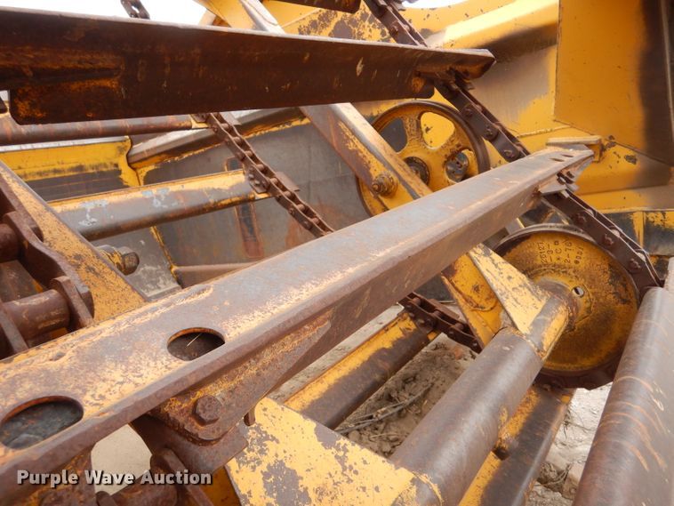 image for item DK7253 1977 Caterpillar 613B  elevating scraper