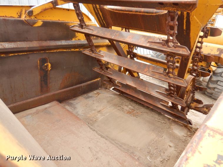 image for item DK7253 1977 Caterpillar 613B  elevating scraper