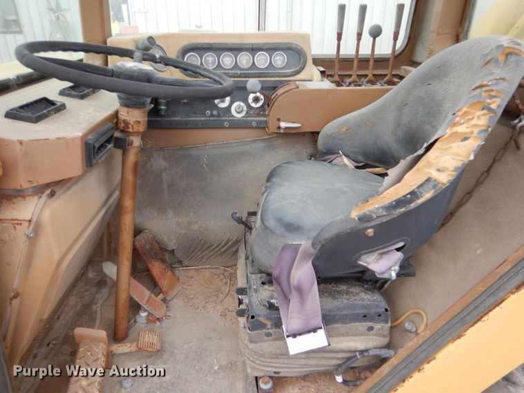 image for item DK7253 1977 Caterpillar 613B  elevating scraper