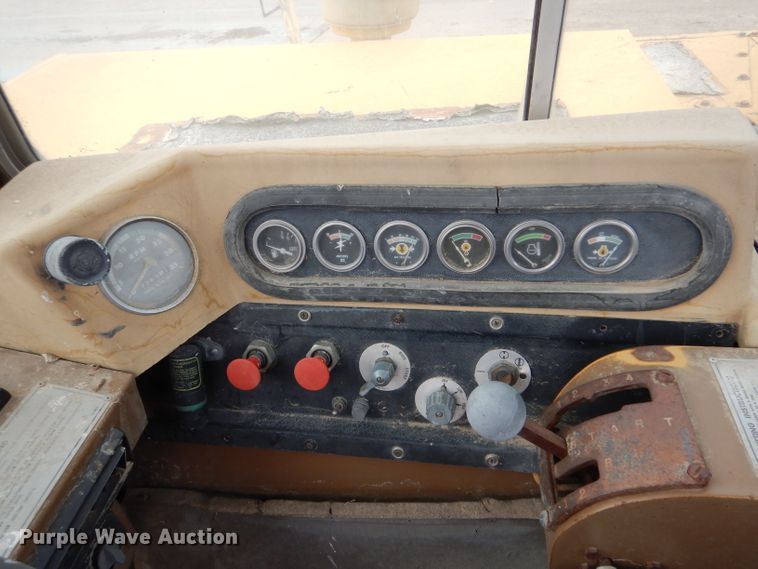 image for item DK7253 1977 Caterpillar 613B  elevating scraper