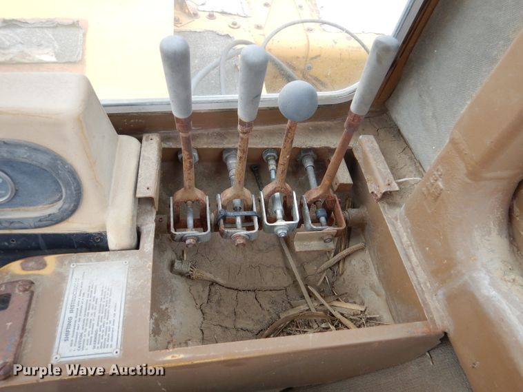 image for item DK7253 1977 Caterpillar 613B  elevating scraper