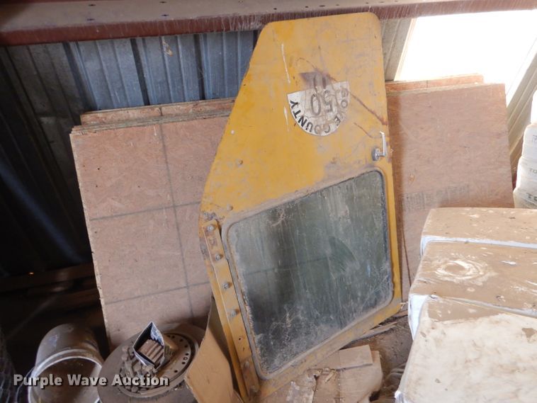 image for item DK7253 1977 Caterpillar 613B  elevating scraper