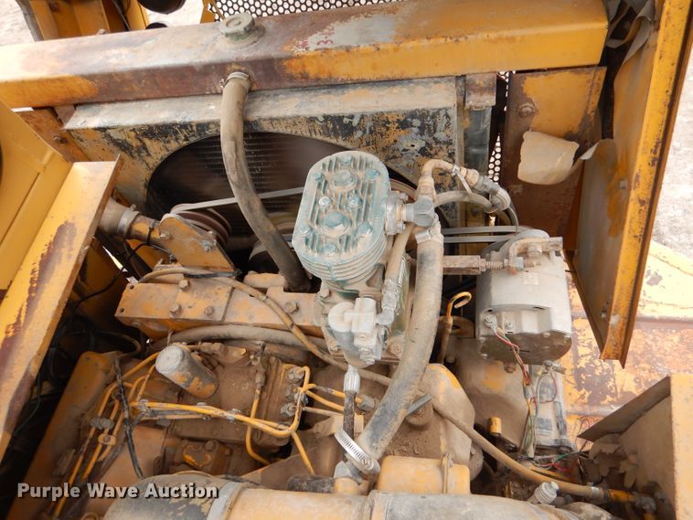 image for item DK7253 1977 Caterpillar 613B  elevating scraper