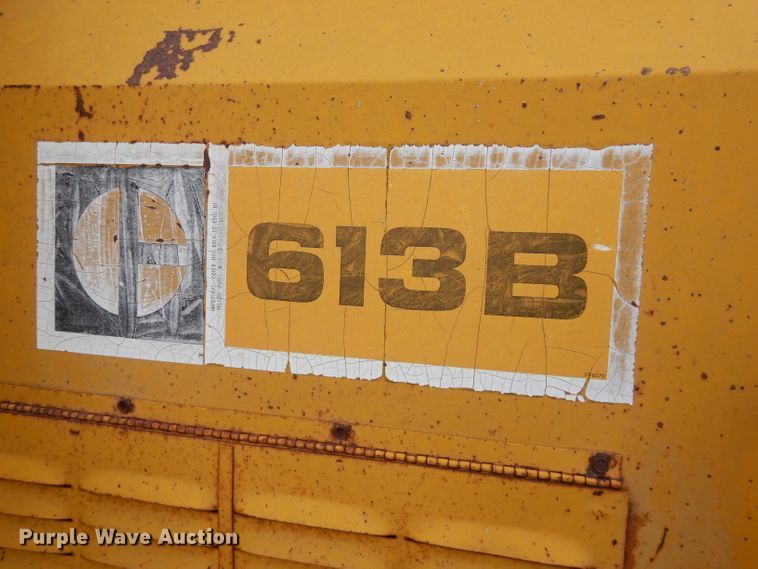 image for item DK7253 1977 Caterpillar 613B  elevating scraper