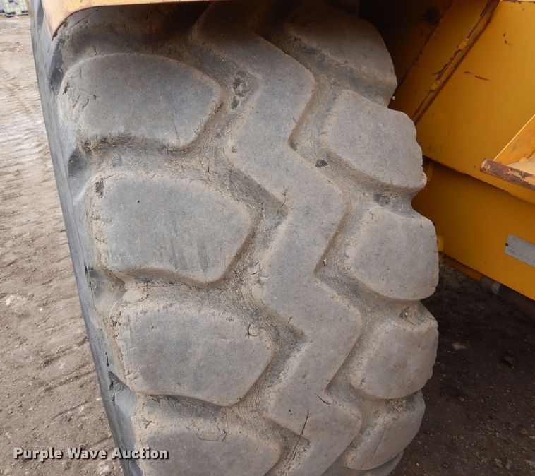 image for item DK7253 1977 Caterpillar 613B  elevating scraper