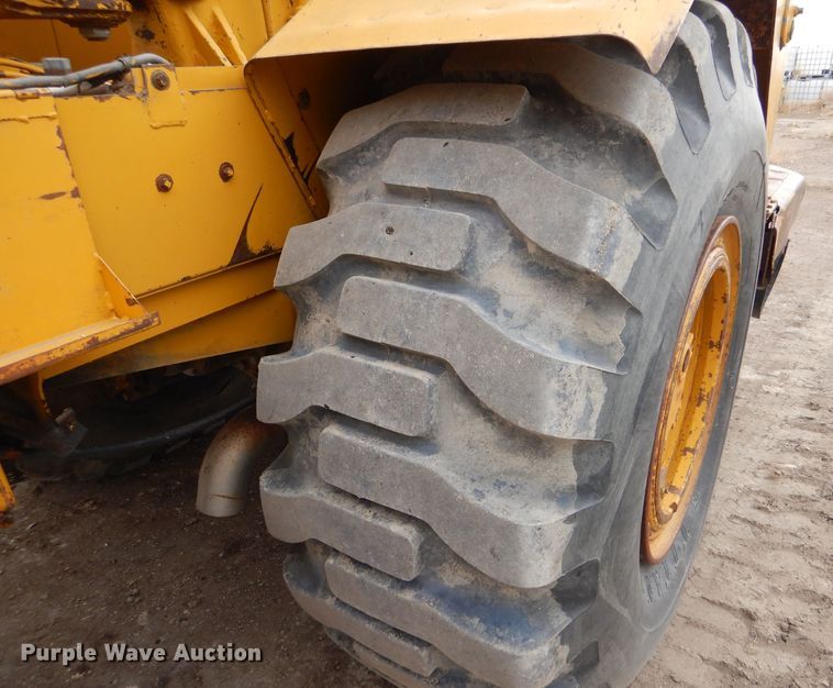 image for item DK7253 1977 Caterpillar 613B  elevating scraper