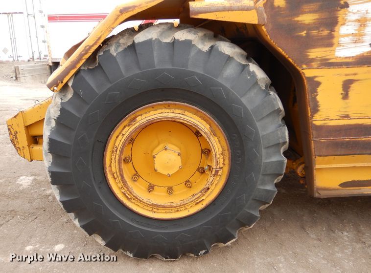 image for item DK7253 1977 Caterpillar 613B  elevating scraper