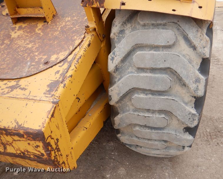 image for item DK7253 1977 Caterpillar 613B  elevating scraper